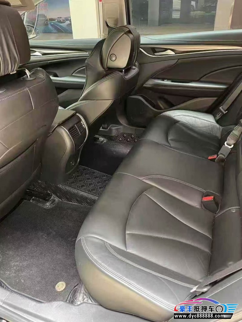 20年别克君越轿车抵押车出售