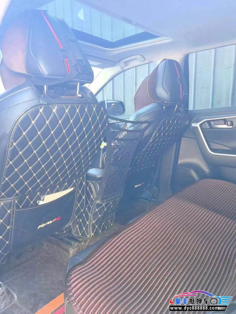 22年丰田威兰达轿车抵押车出售