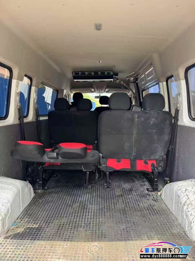 21年上汽大通V80轿车抵押车出售