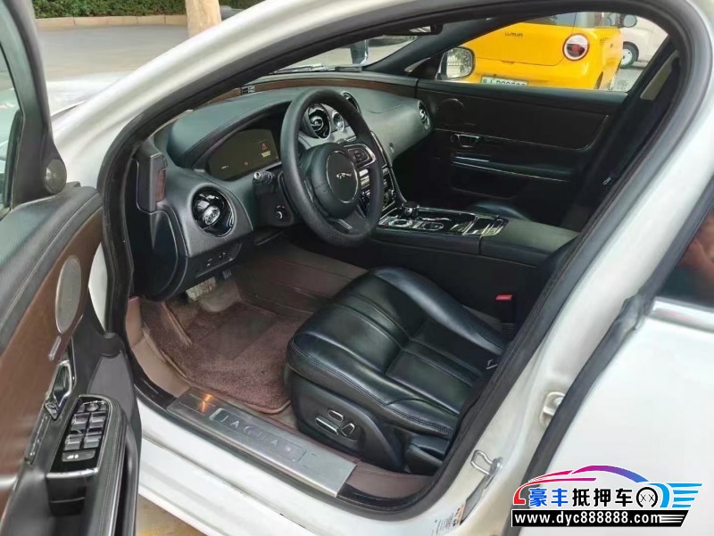 15年捷豹XJ轿车抵押车出售