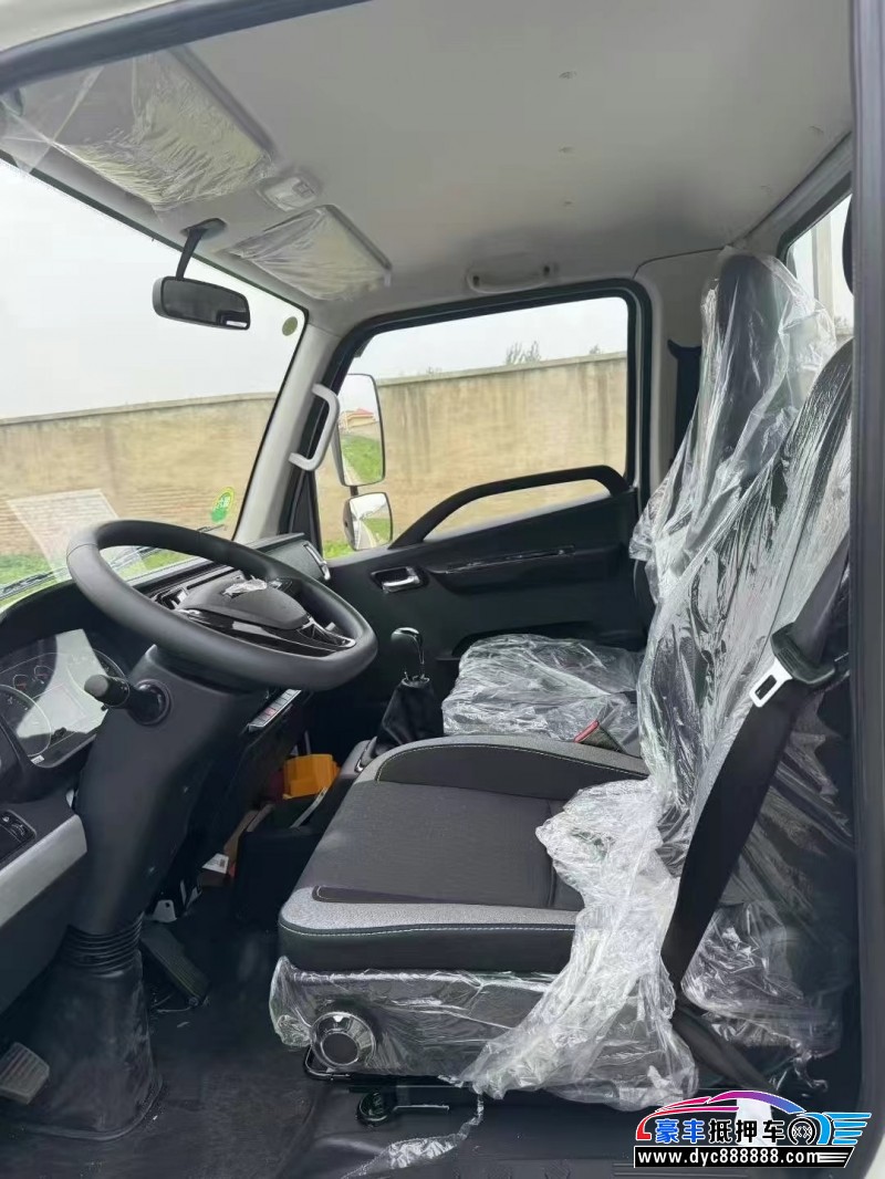 25年福田领航轿车抵押车出售