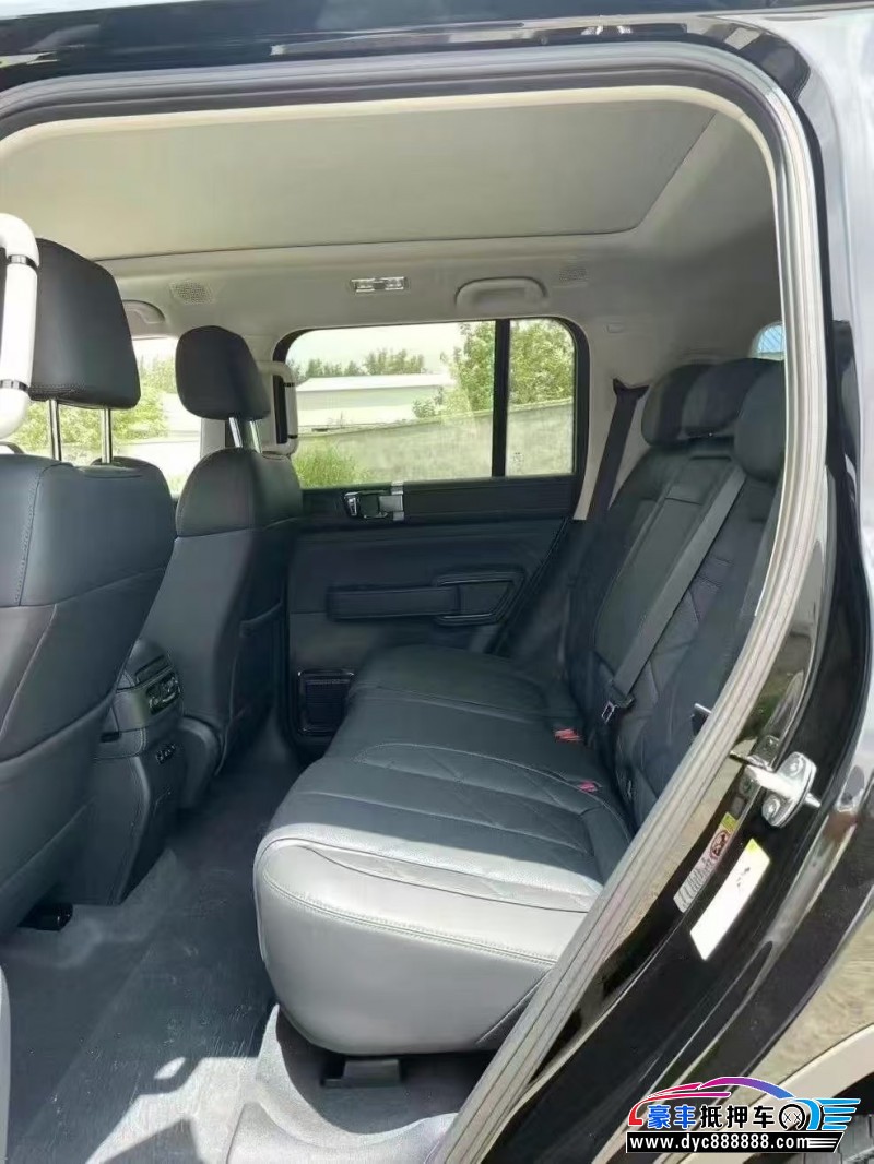 25年方程豹5轿车抵押车出售