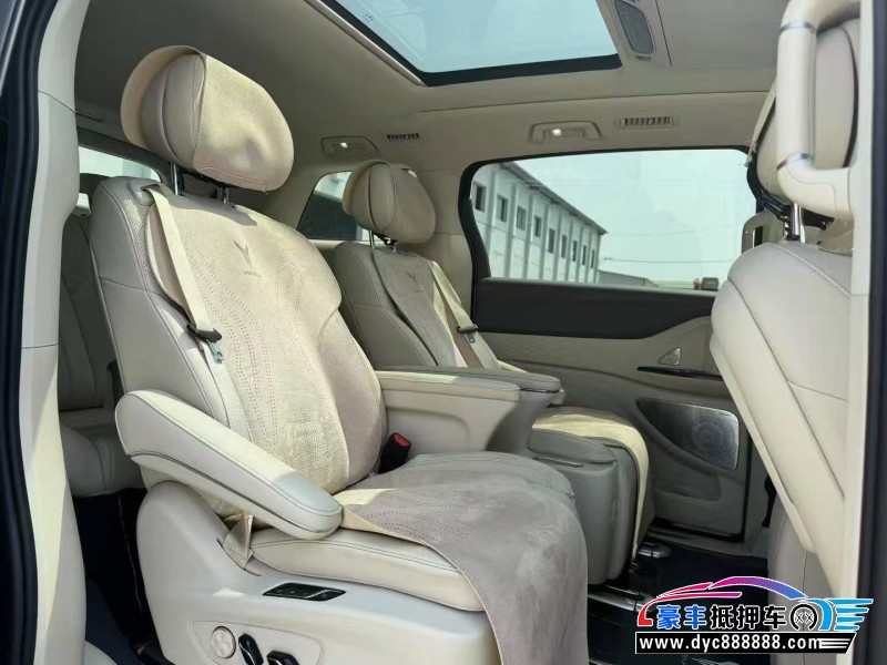 24年岚图梦想家轿车抵押车出售