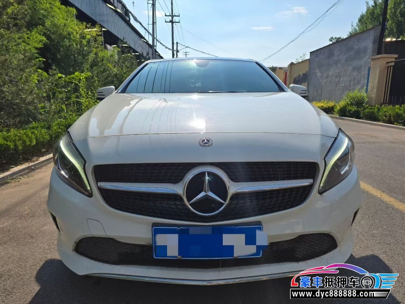 19年奔驰A级轿车抵押车出售