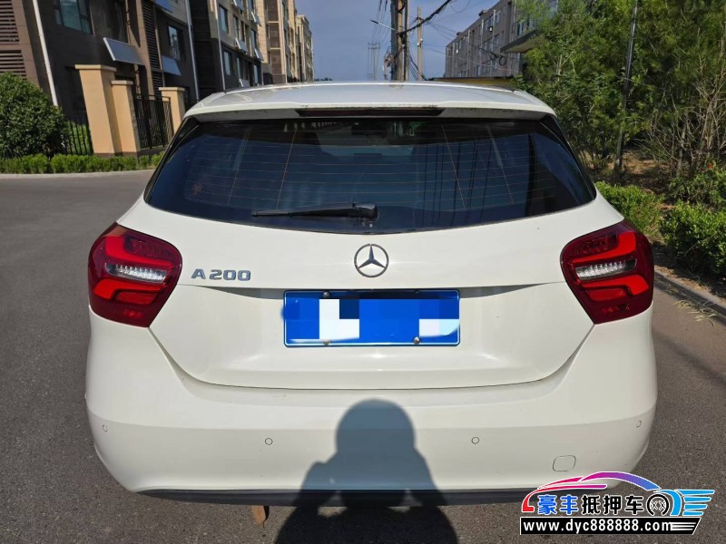 19年奔驰A级轿车抵押车出售