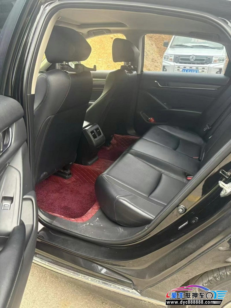 18年本田雅阁轿车抵押车出售