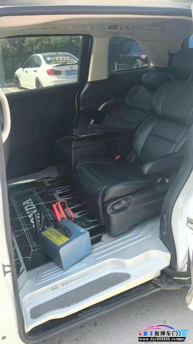 16年本田艾力绅轿车抵押车出售