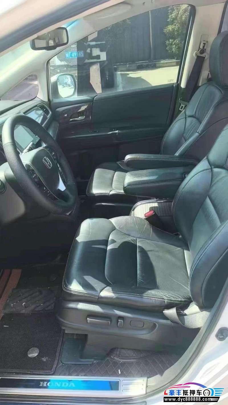 16年本田艾力绅轿车抵押车出售