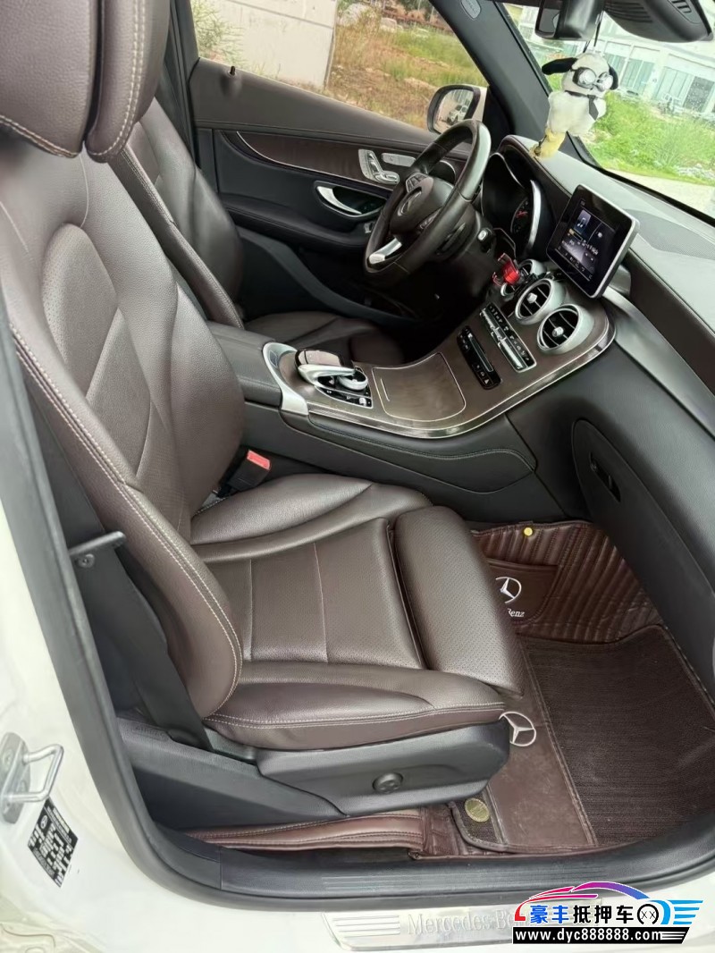 18年奔驰GLC轿车抵押车出售