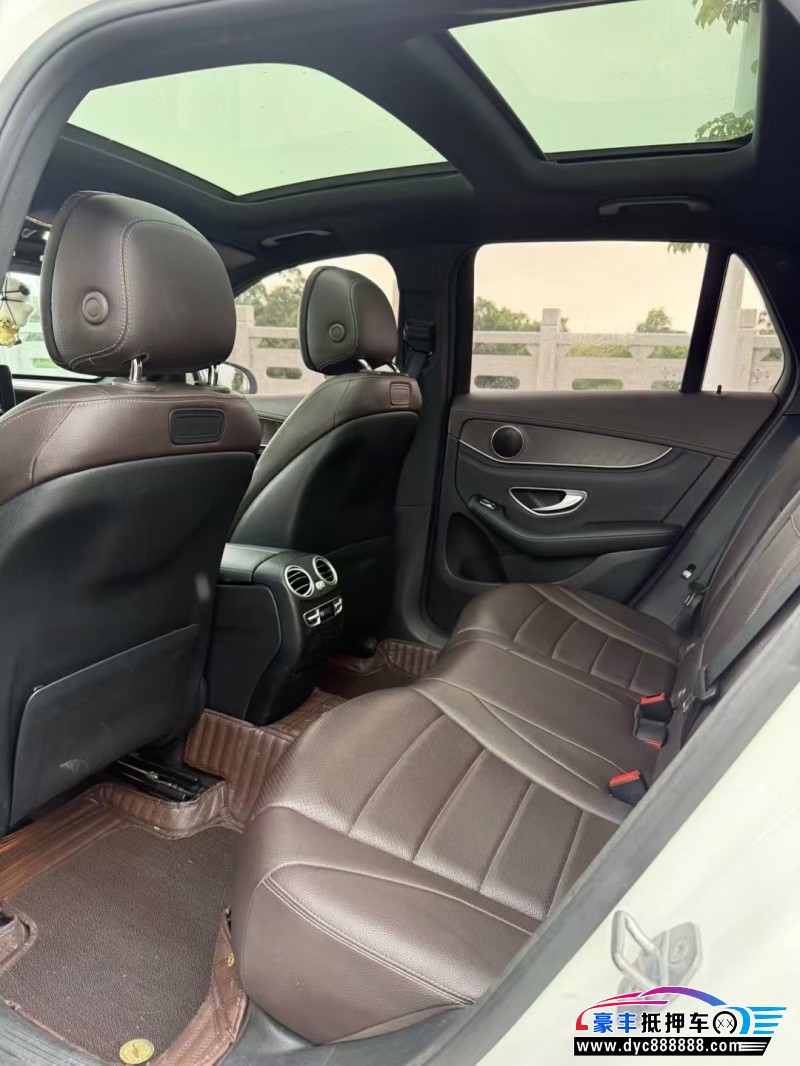 18年奔驰GLC轿车抵押车出售