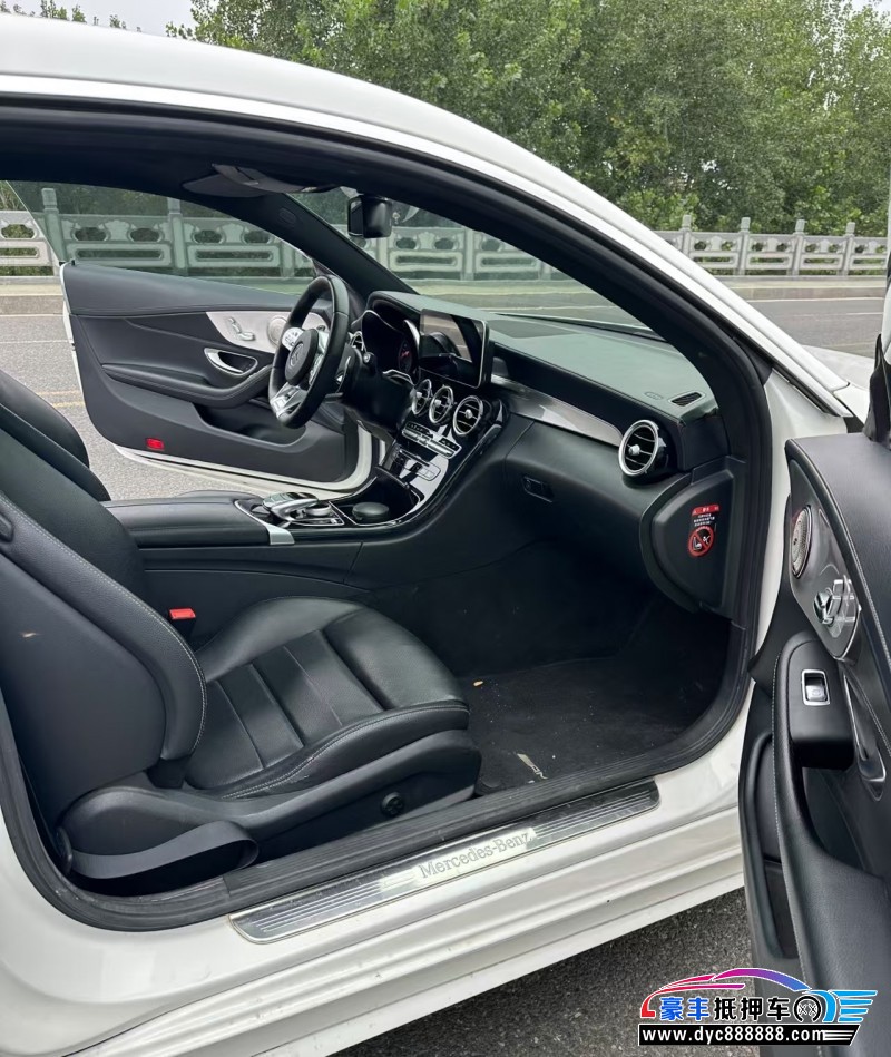 18年奔驰C轿车抵押车出售