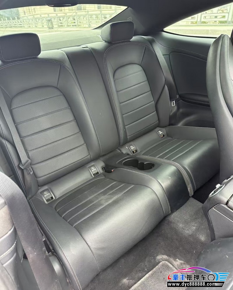 18年奔驰C轿车抵押车出售