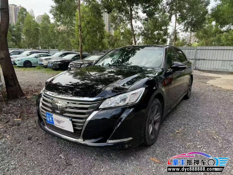 17年丰田皇冠轿车抵押车出售