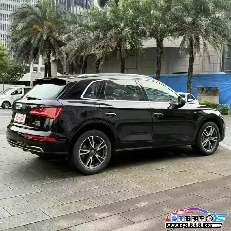 19年奥迪Q5轿车抵押车出售