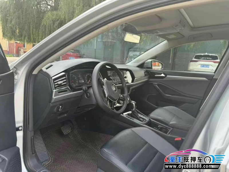 19年大众速腾轿车抵押车出售