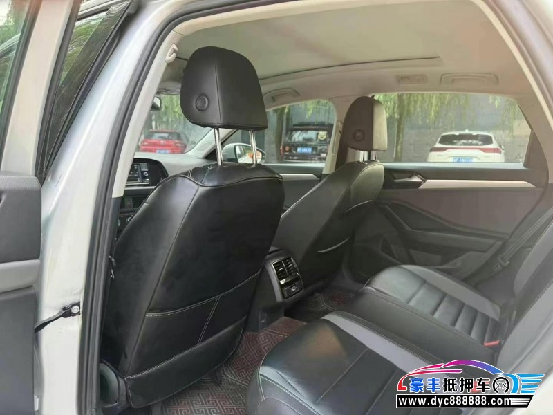 19年大众速腾轿车抵押车出售