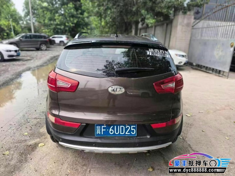 13年起亚智跑轿车抵押车出售