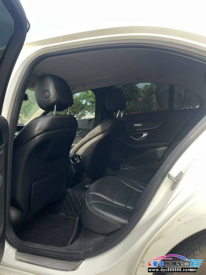 17年奔驰C轿车抵押车出售