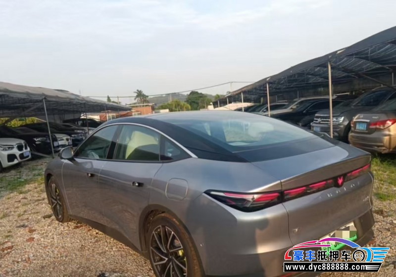 25年极狐阿尔法S轿车抵押车出售