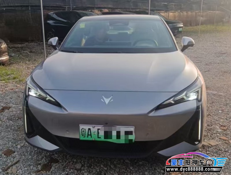 25年极狐阿尔法S轿车抵押车出售