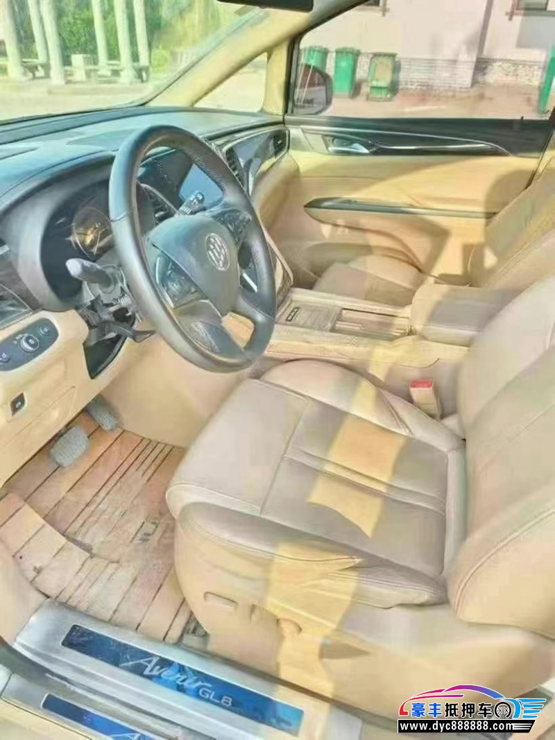 18年别克GL8轿车抵押车出售