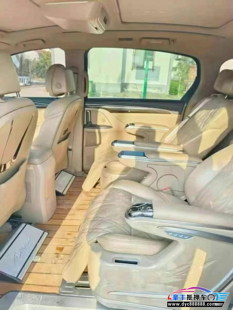 18年别克GL8轿车抵押车出售