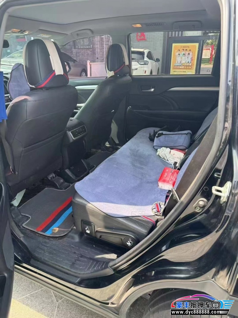 18年丰田汉兰达轿车抵押车出售