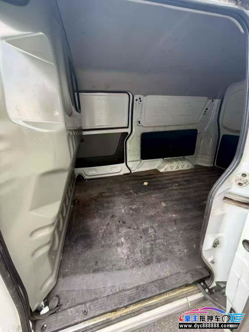 21年金杯海狮轿车抵押车出售