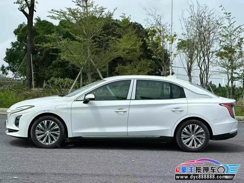 25年红旗EQM5轿车抵押车出售