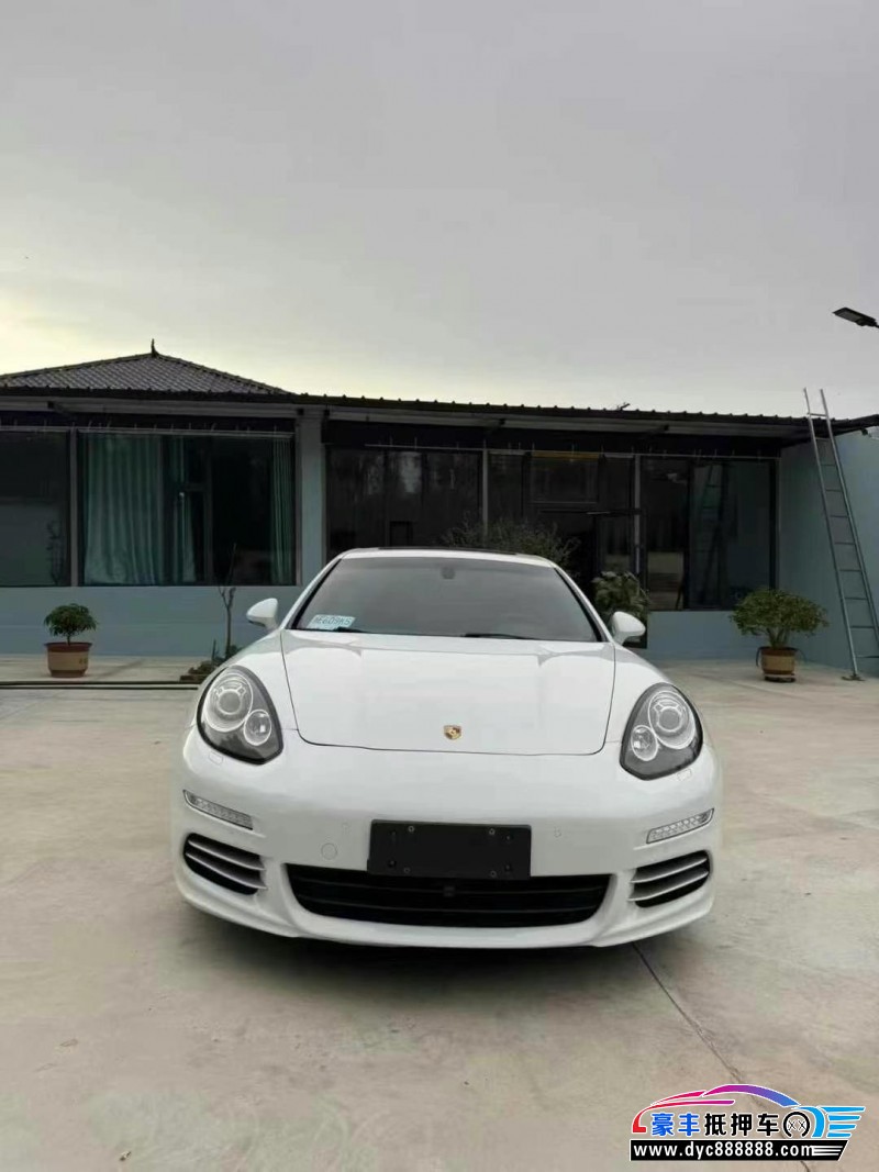 16年保时捷帕纳梅拉轿车