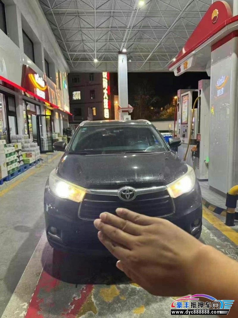 18年丰田汉兰达轿车抵押车出售