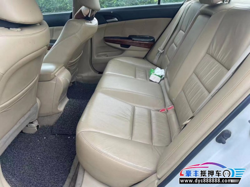 25年本田雅阁轿车抵押车出售