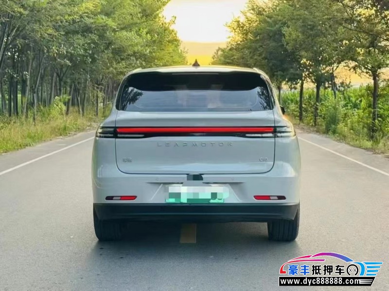 24年零跑C10轿车抵押车出售