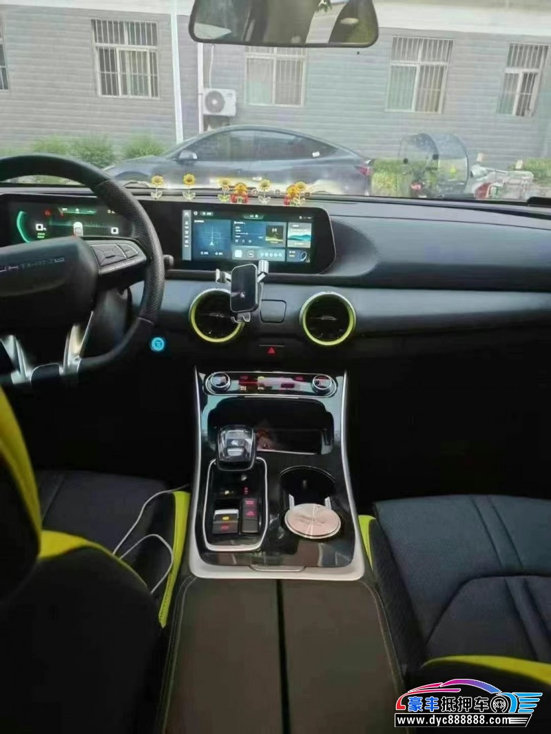 23年东风雷霆轿车抵押车出售