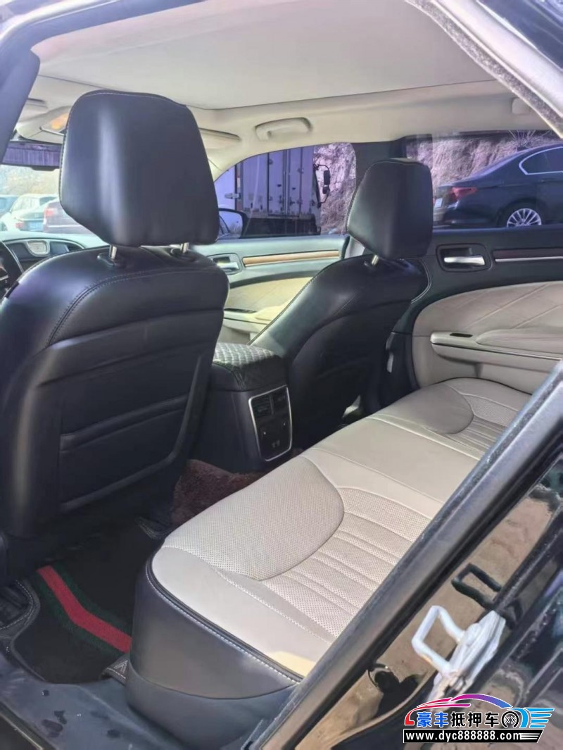 18年克莱斯勒300C轿车抵押车出售