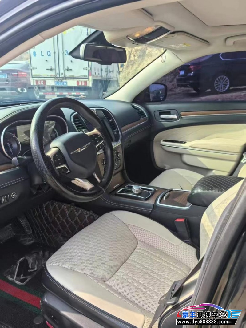 18年克莱斯勒300C轿车抵押车出售