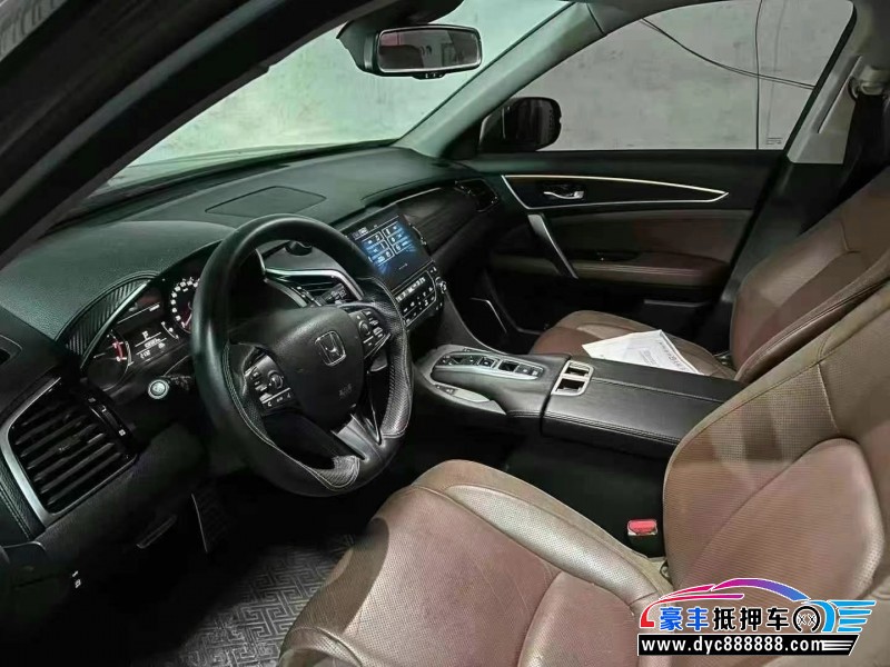 17年本田冠道轿车抵押车出售