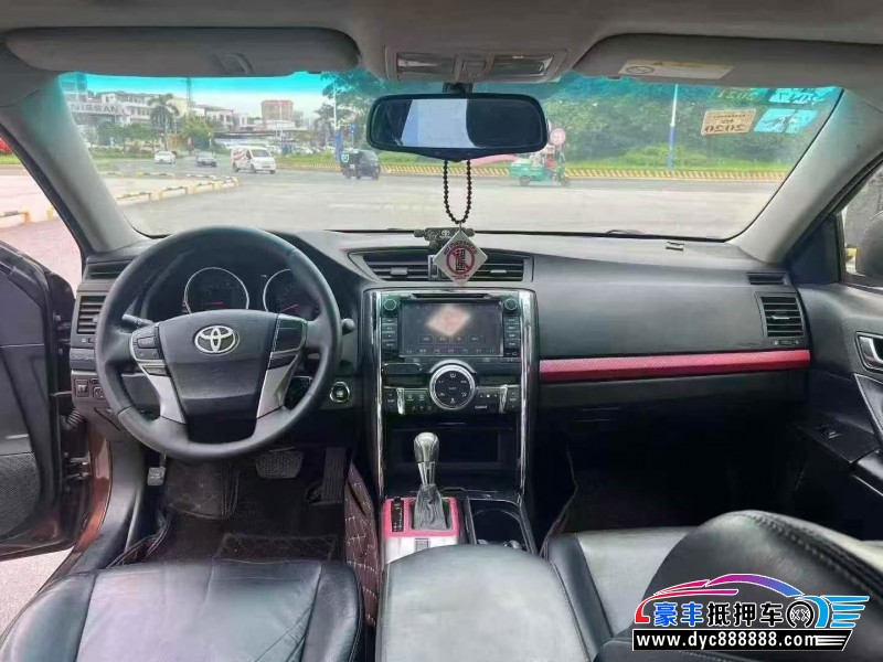 13年丰田锐志轿车抵押车出售