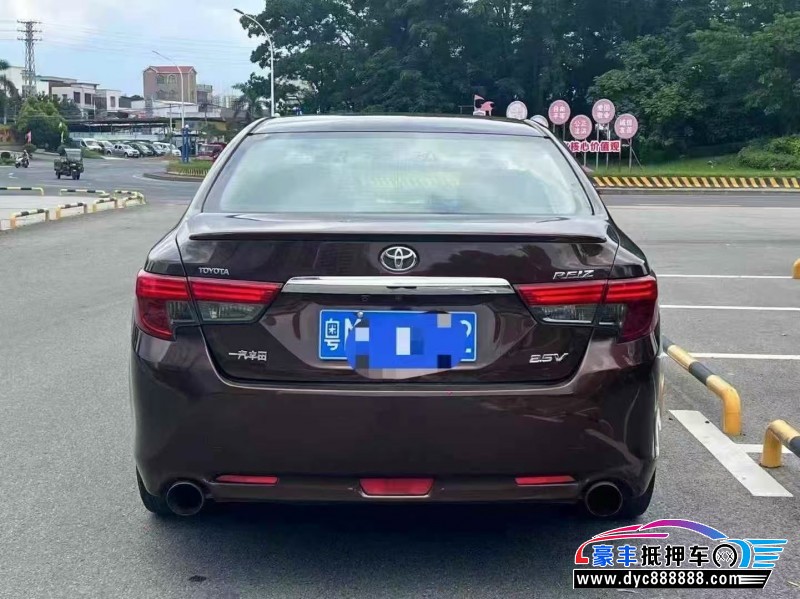 13年丰田锐志轿车抵押车出售