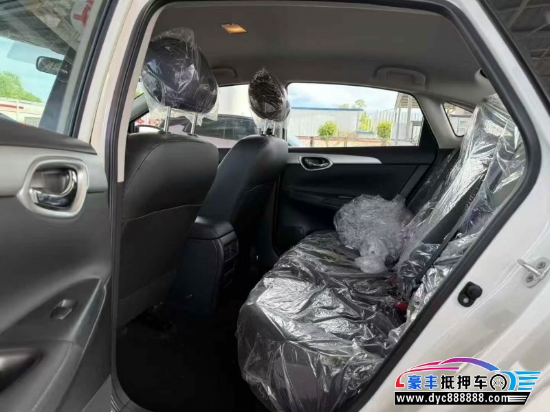 25年日产轩逸轿车抵押车出售