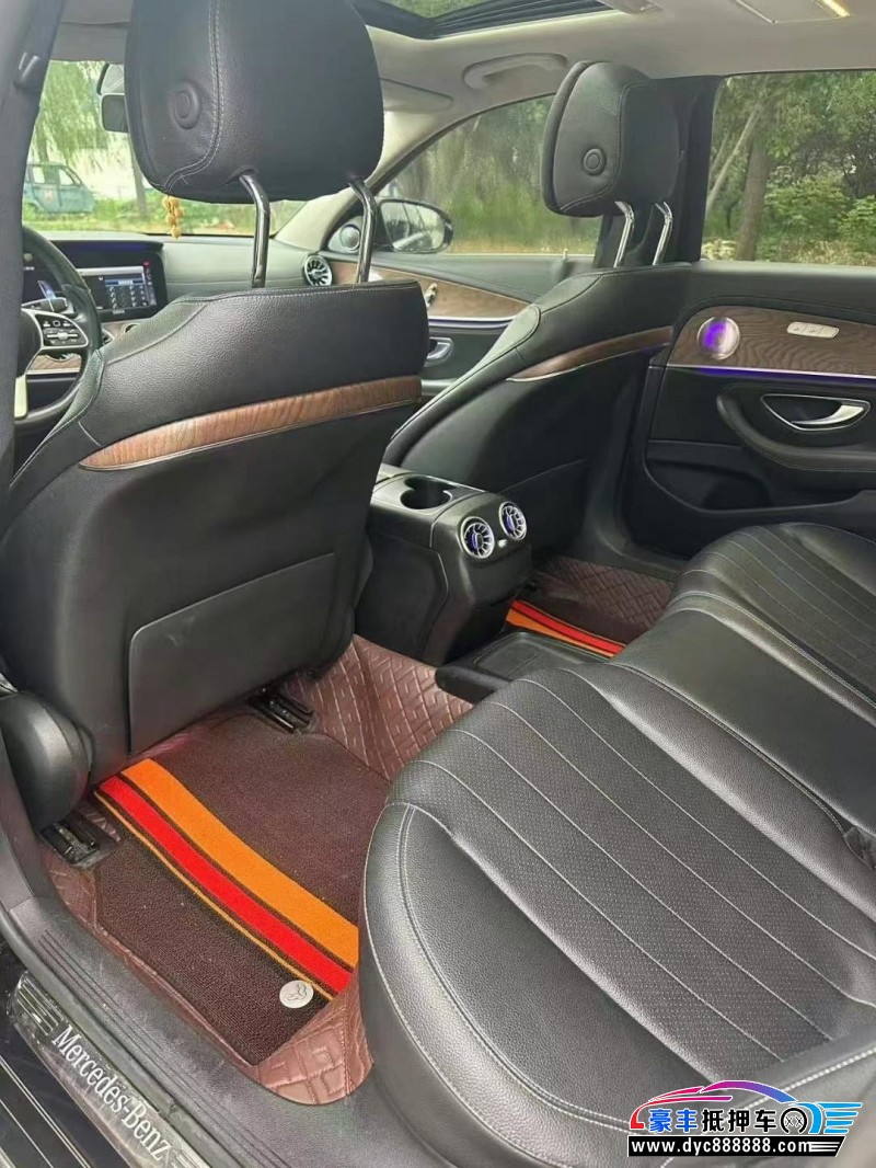 19年奔驰E轿车抵押车出售