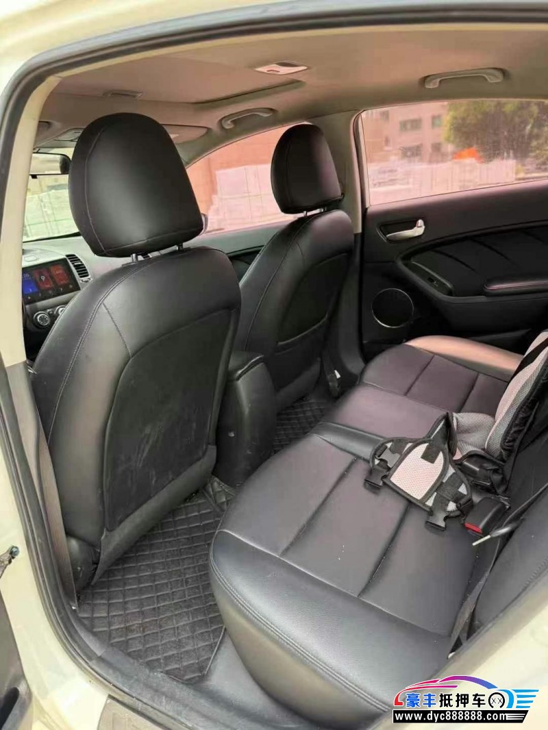 16年起亚K3轿车抵押车出售