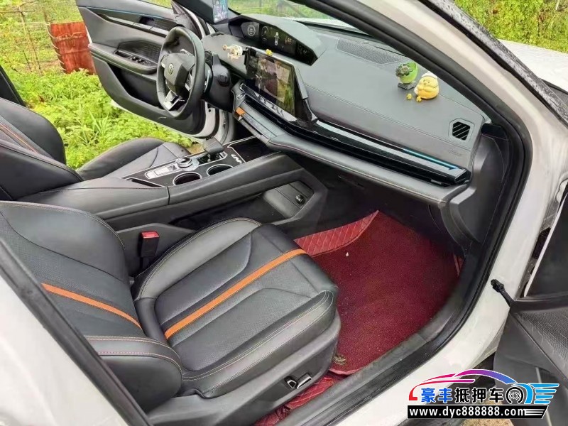 24年长安长安UNI轿车抵押车出售