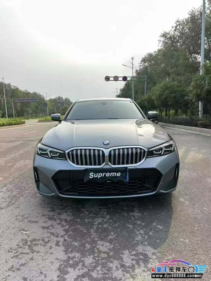 抵押车出售23年宝马3系轿车
