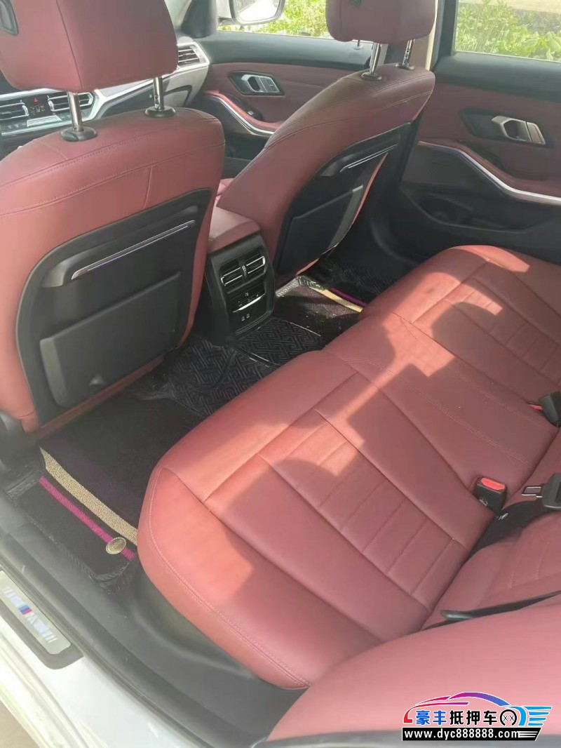 21年宝马3系轿车抵押车出售