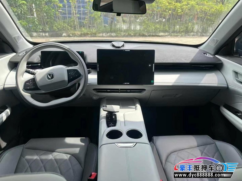 25年长安长安UNI轿车抵押车出售