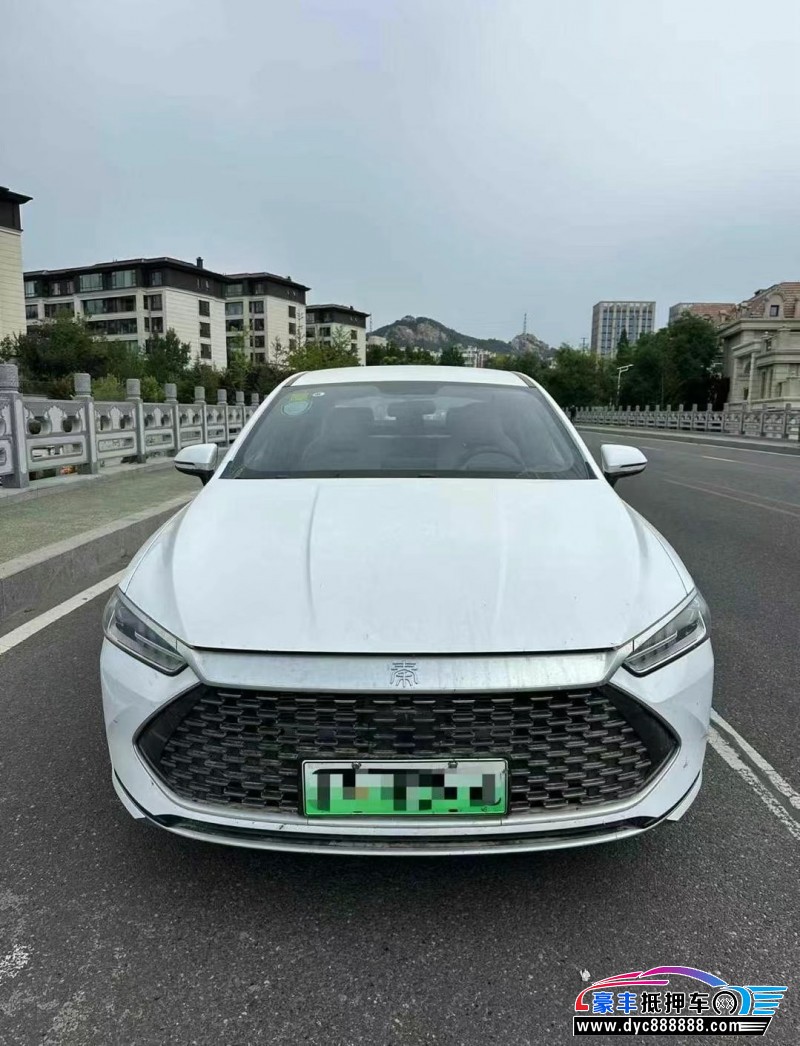 抵押车出售25年比亚迪秦轿车