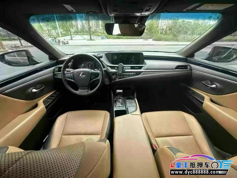 19年雷克萨斯ES轿车抵押车出售