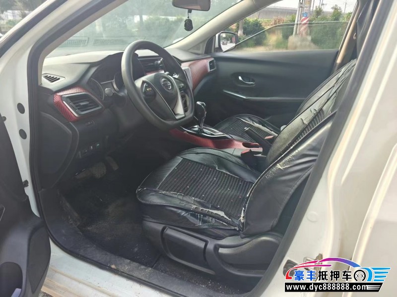 17年日产蓝鸟轿车抵押车出售