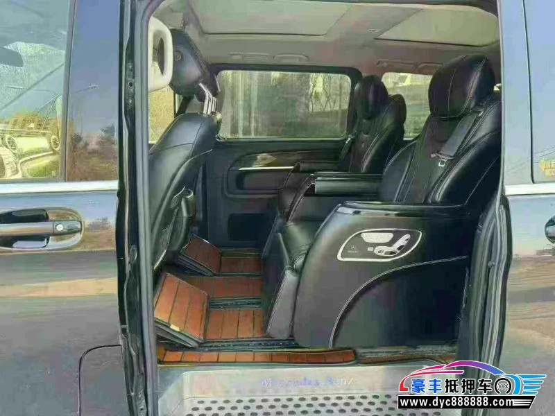 20年奔驰V轿车抵押车出售